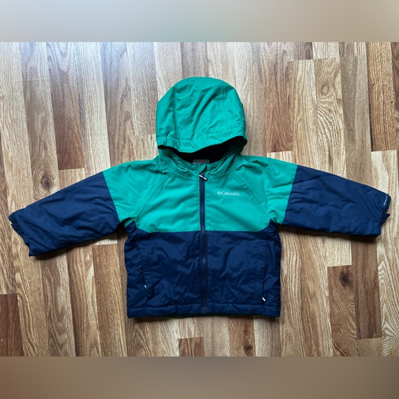 EUC Columbia Toddler Alpine Action Hooded Jacket
- Kelly Green and Navy - Picture 2 of 9